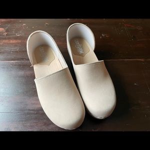 Sandgren’s Swedish Clogs